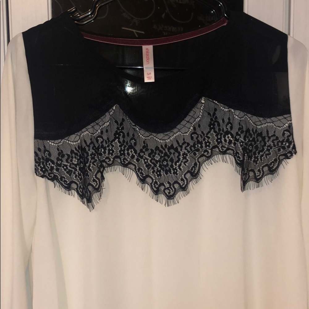Lace blouse - Picture 2 of 5